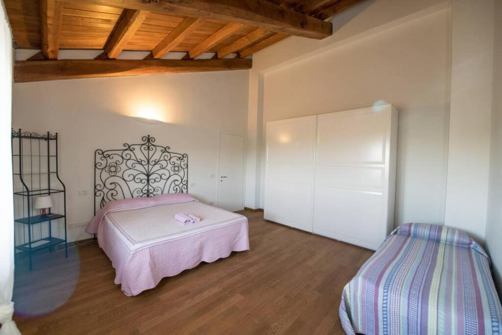 La Casa Vacanza con vista panoramica sui vigneti Rotella Esterno foto